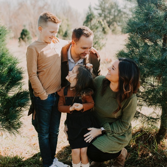 Meet your Posher, Melissa - Picture 1 of 1